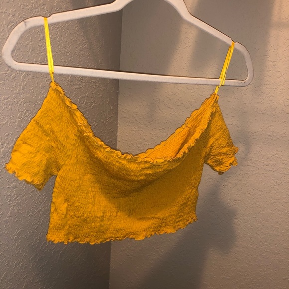 Saffron off-shoulder crop top - Picture 3 of 3